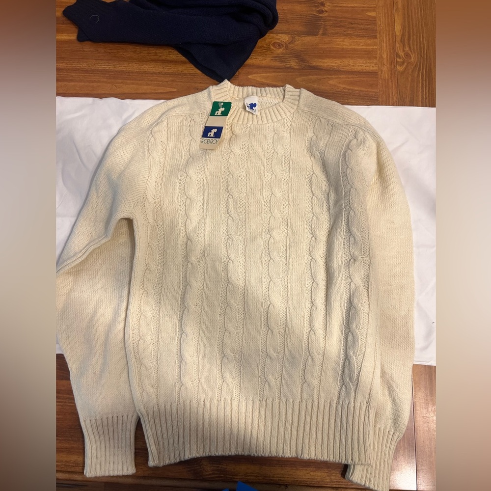 (3) Sweaters size (20)